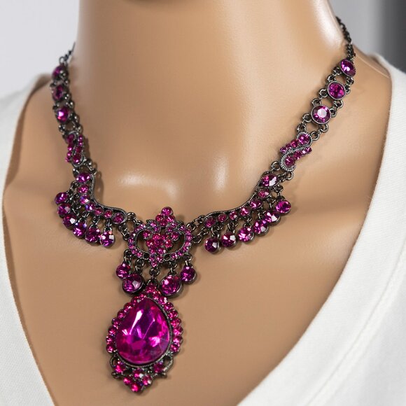 POFJ Rhinestone Necklace With A Dangling Faux Gem Surrounded By Smaller‎ Ones - Picture 7 of 11